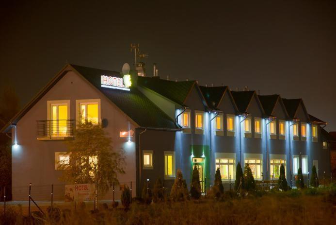 Hotel Wena Kielce Dış mekan fotoğraf